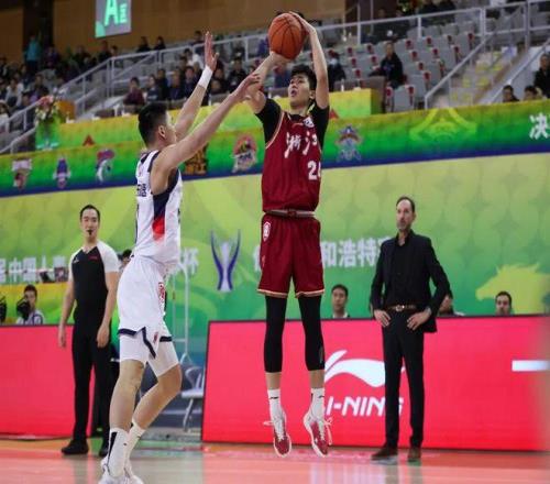 冰河上的黄,钉冰者,B体育,B体育,体育投注,即时赛事投注,体育赔率,B体育官网