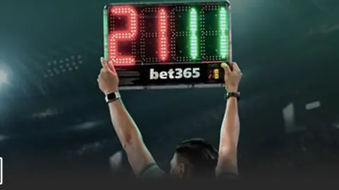 亚冬会金牌争夺战首日：范可新领跑，林孝埈、高亭宇等实力助阵中新社报道