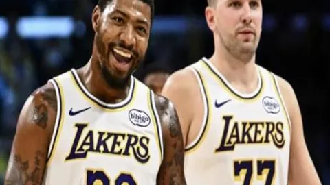 文森特妙传内线，浓眉哥强力上篮完成2+1好戏