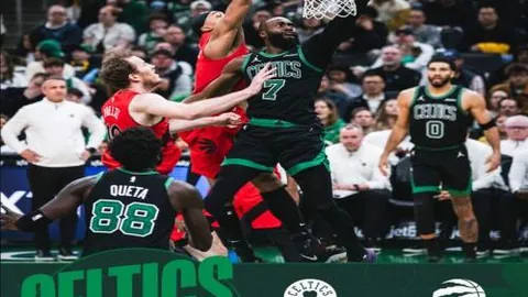 中国速滑男团夺世锦赛金牌，谱写辉煌新篇章